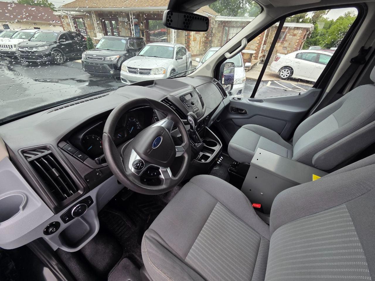 Ford Transit 250 Van Med. Roof w/Sliding Pass. 148-in. WB 2015