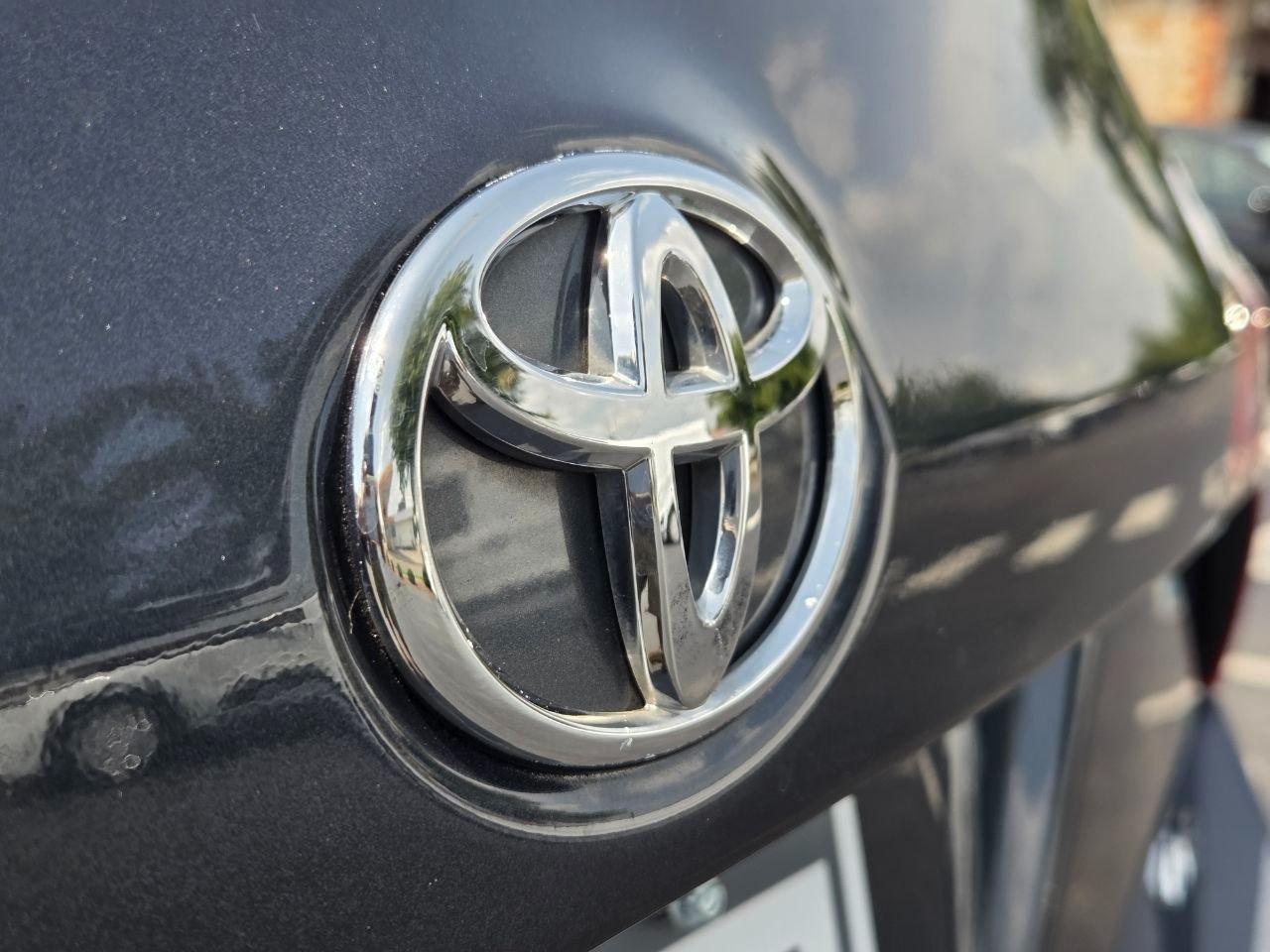 Toyota Corolla LE 2016