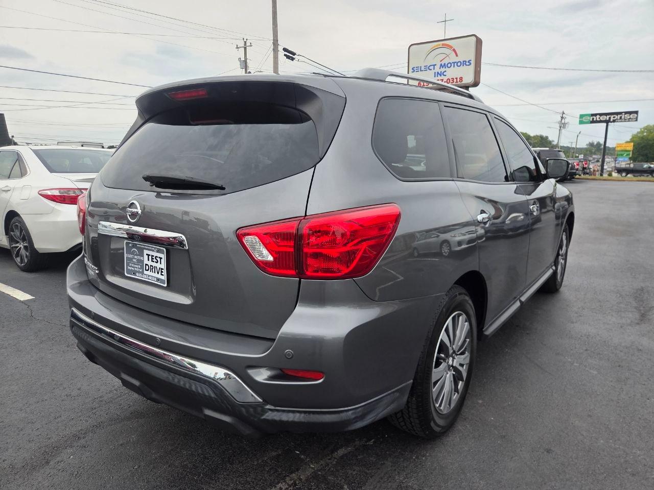 Nissan Pathfinder SL 2WD 2018