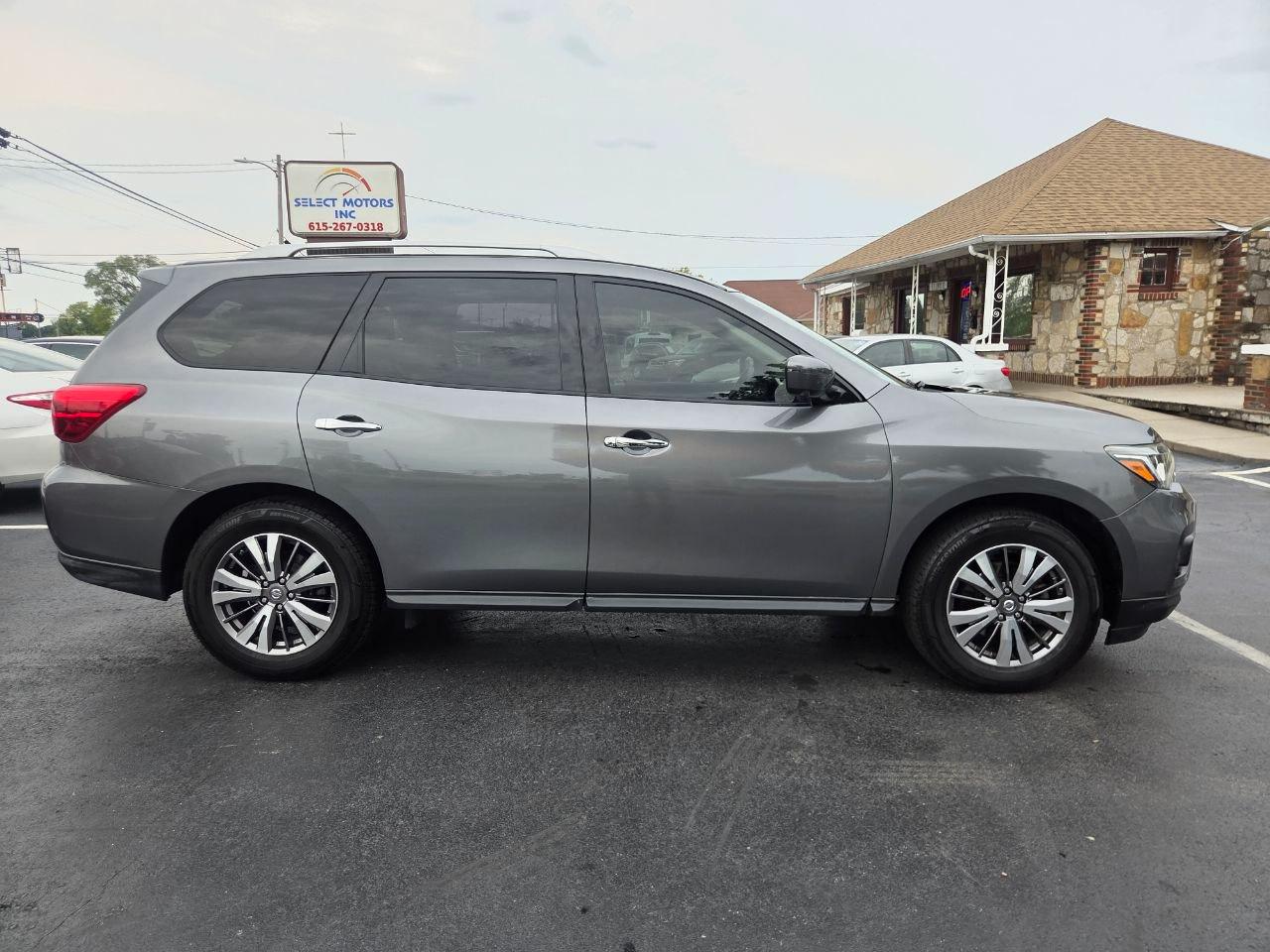 Nissan Pathfinder SL 2WD 2018