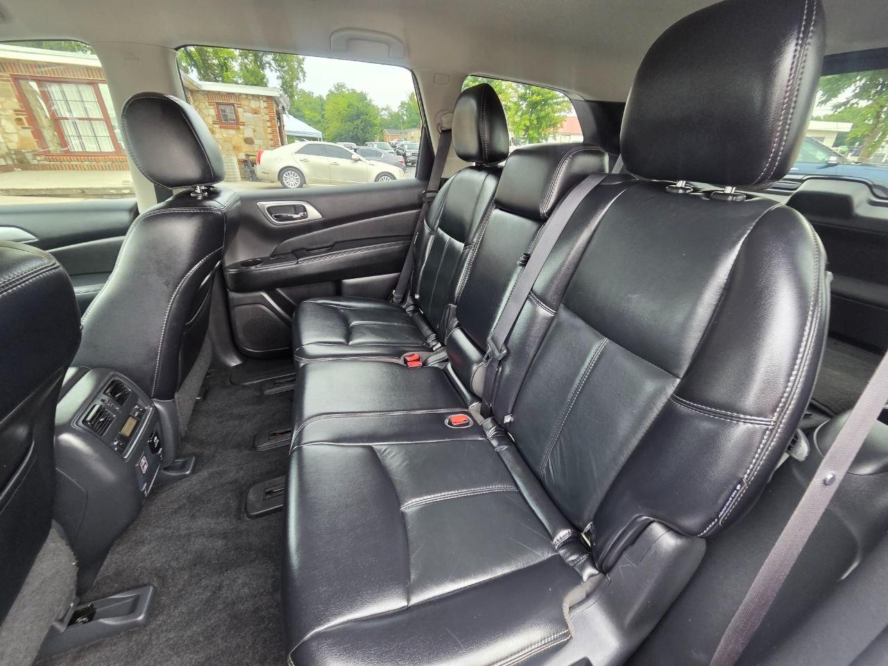 Nissan Pathfinder SL 2WD 2018