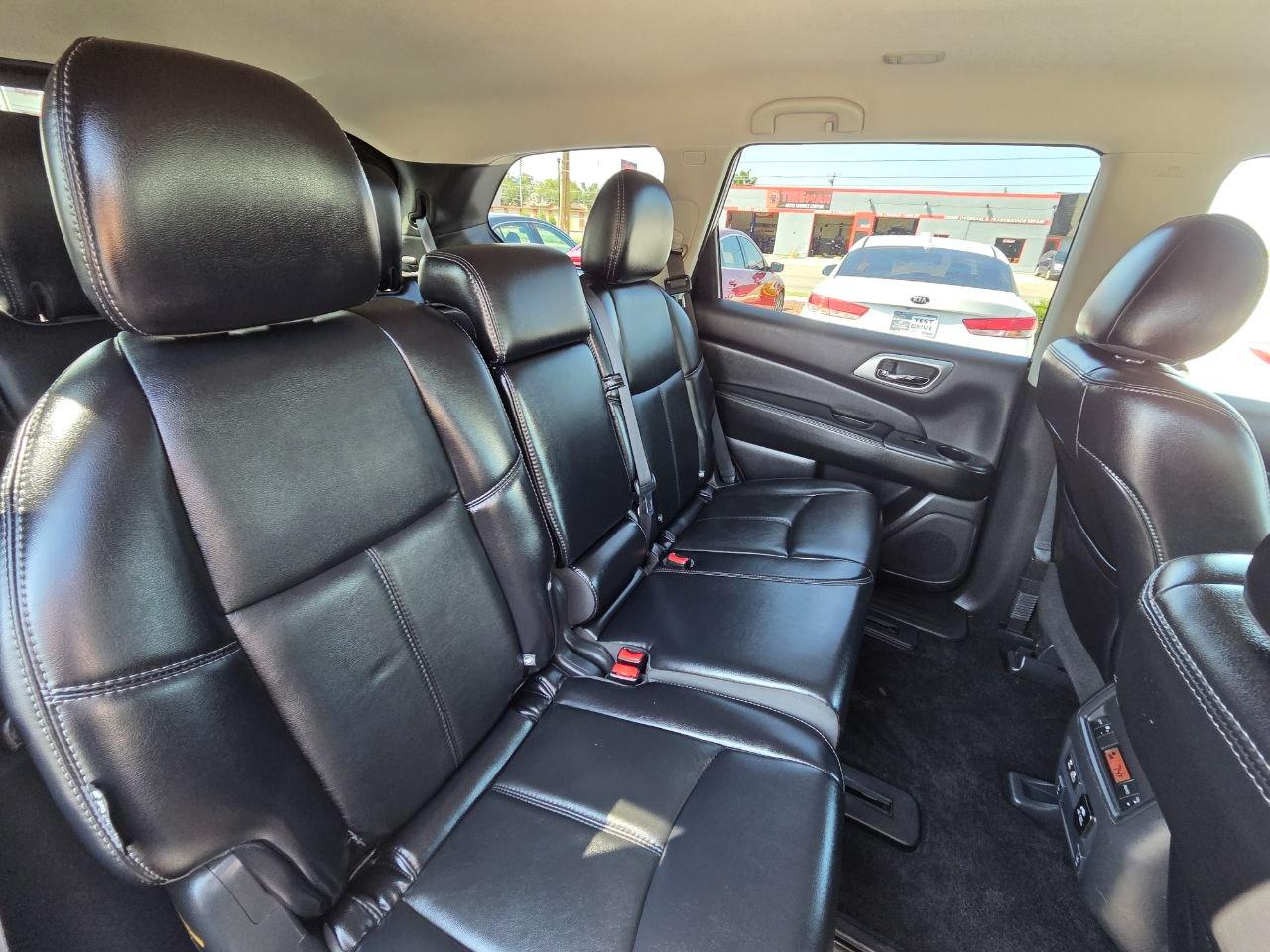 Nissan Pathfinder SL 2WD 2019