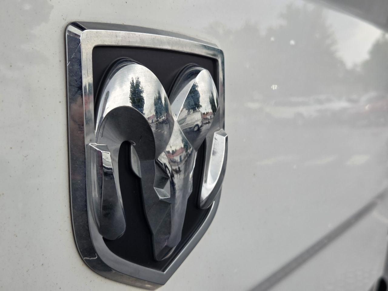 RAM 1500 Classic SLT Crew Cab LWB 2WD 2020