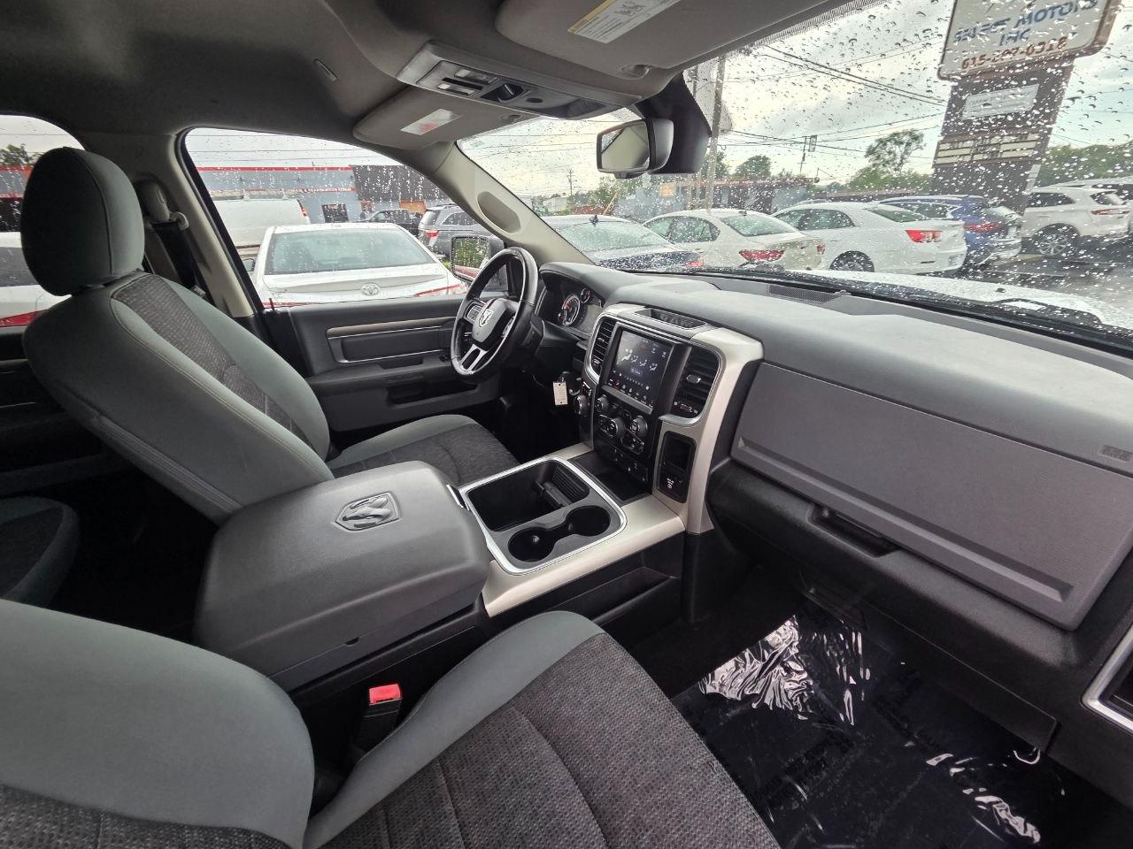 RAM 1500 Classic SLT Crew Cab LWB 2WD 2020