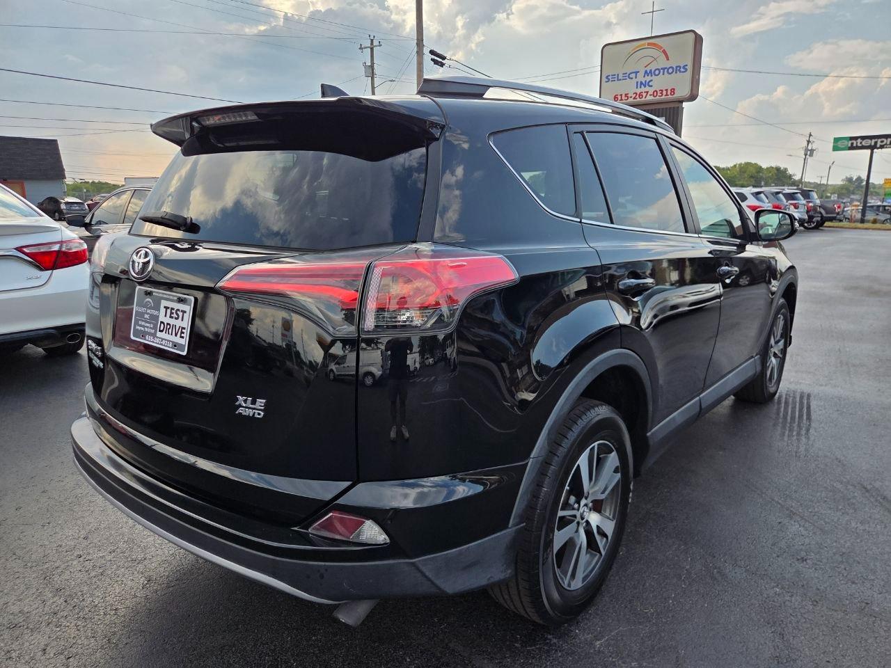 Toyota RAV4 XLE AWD 2017