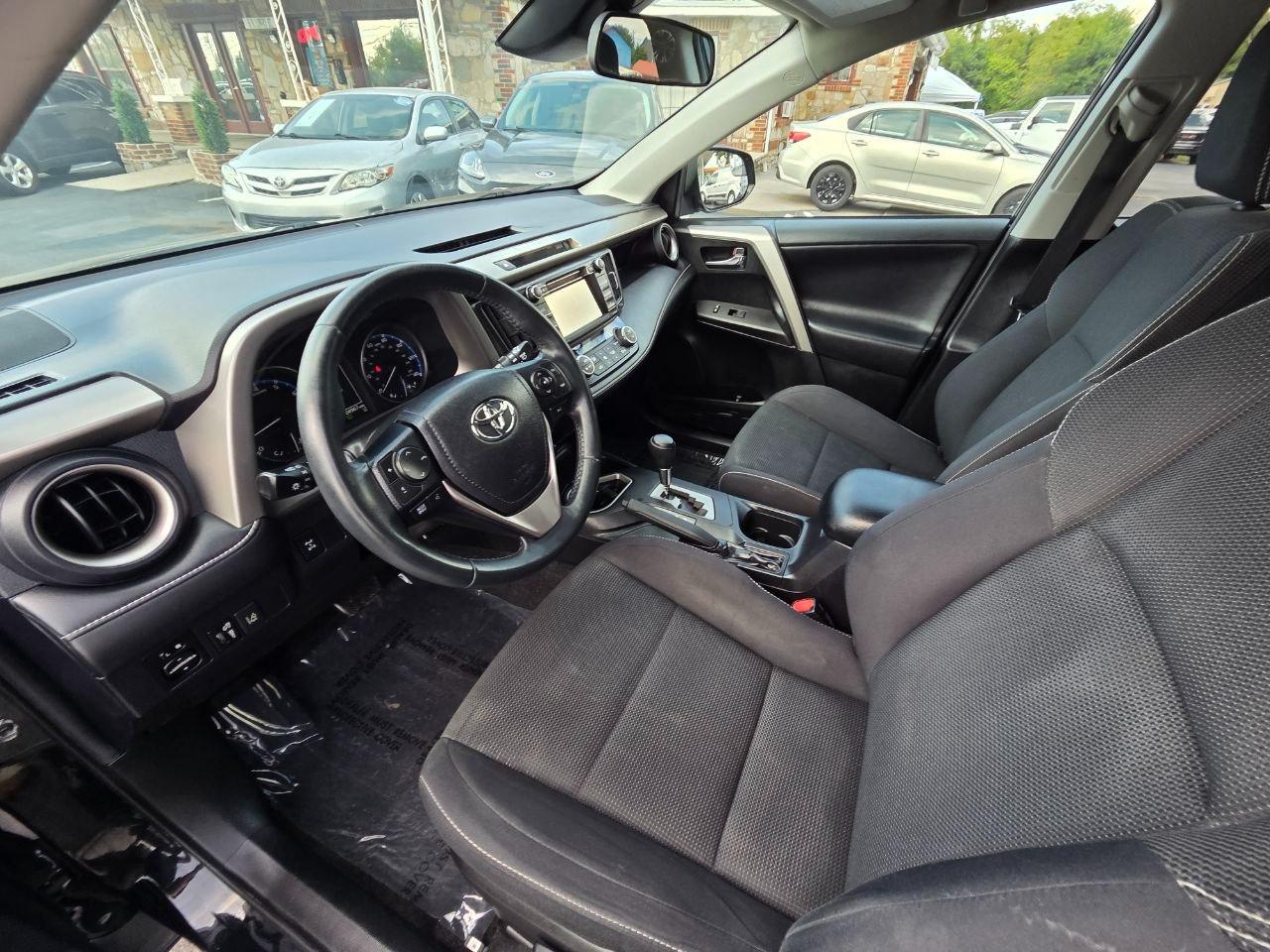 Toyota RAV4 XLE AWD 2017
