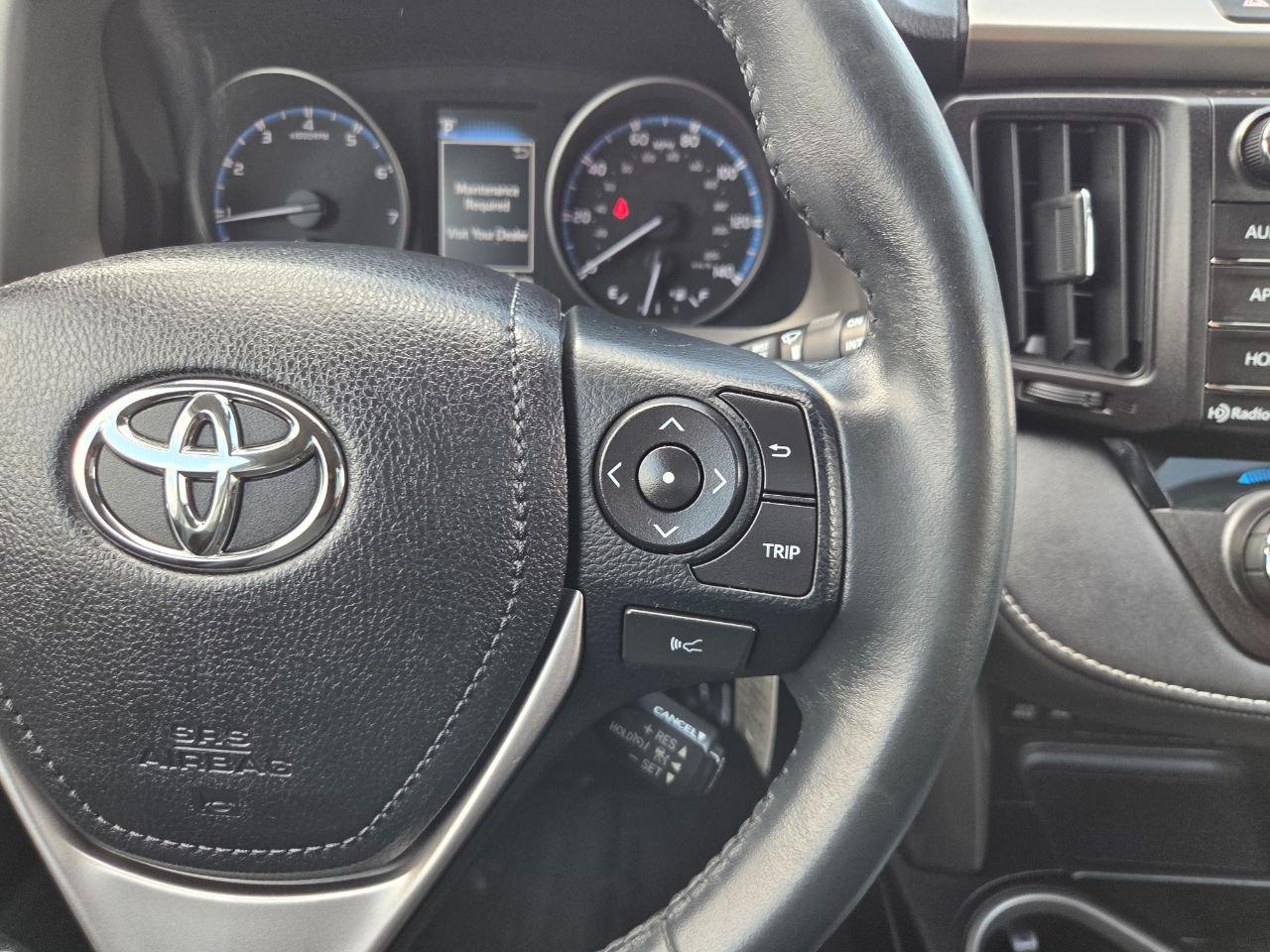Toyota RAV4 XLE AWD 2017