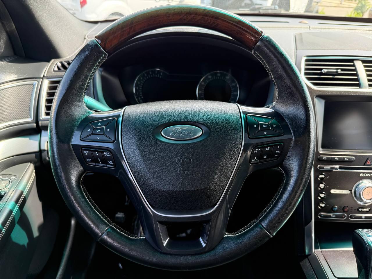 Ford Explorer Platinum AWD 2016
