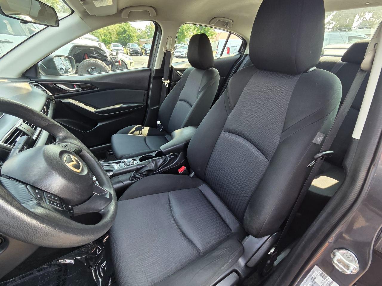 Mazda MAZDA3 i Sport AT 4-Door 2015