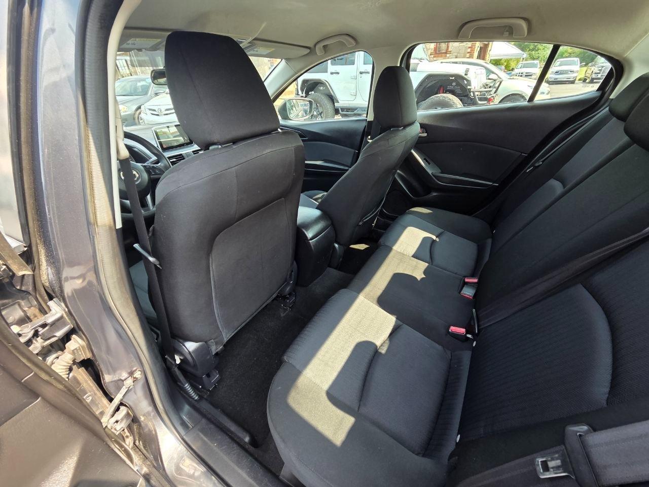 Mazda MAZDA3 i Sport AT 4-Door 2015