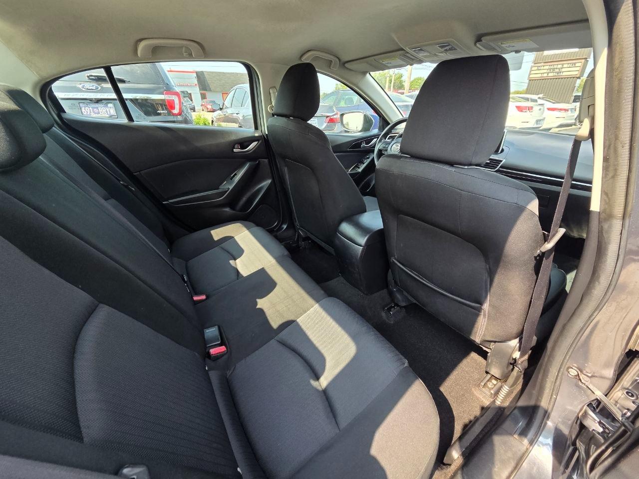 Mazda MAZDA3 i Sport AT 4-Door 2015