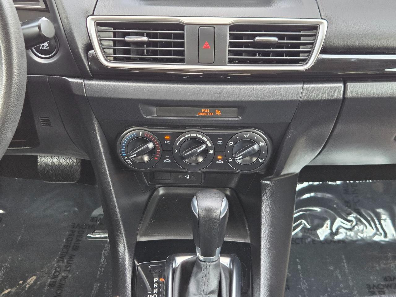 Mazda MAZDA3 i Sport AT 4-Door 2015