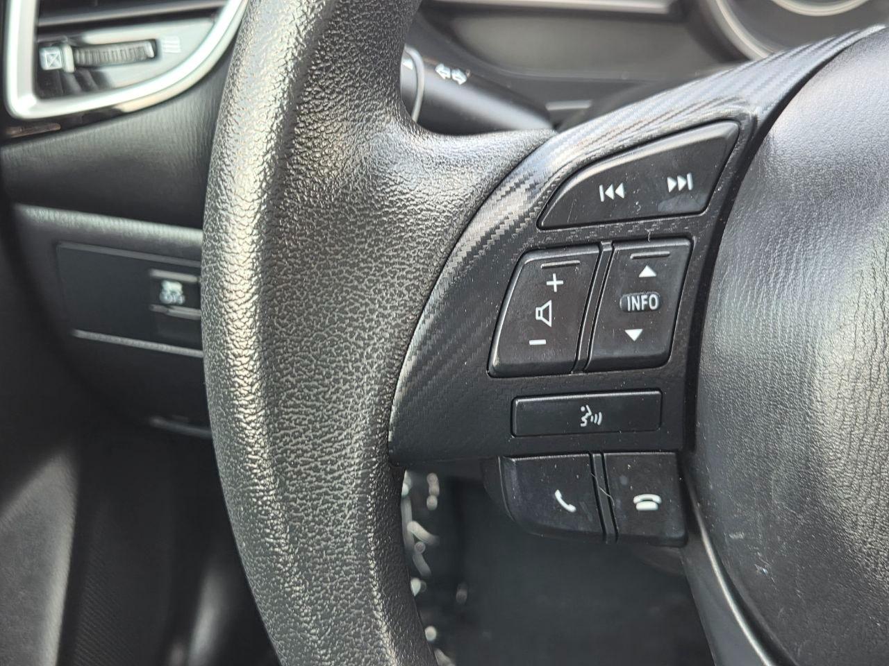 Mazda MAZDA3 i Sport AT 4-Door 2015