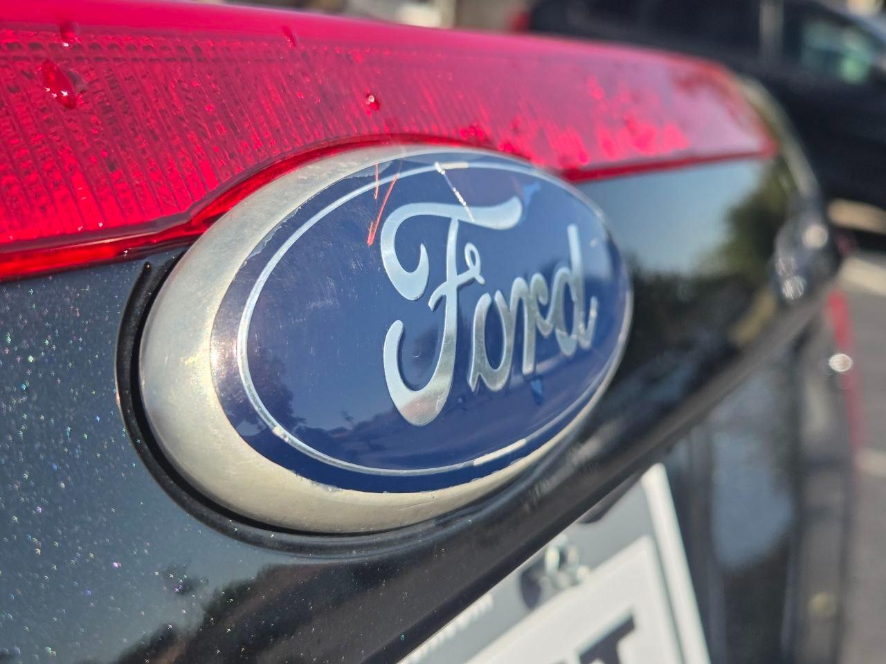 Ford Fusion I4 SE 2011