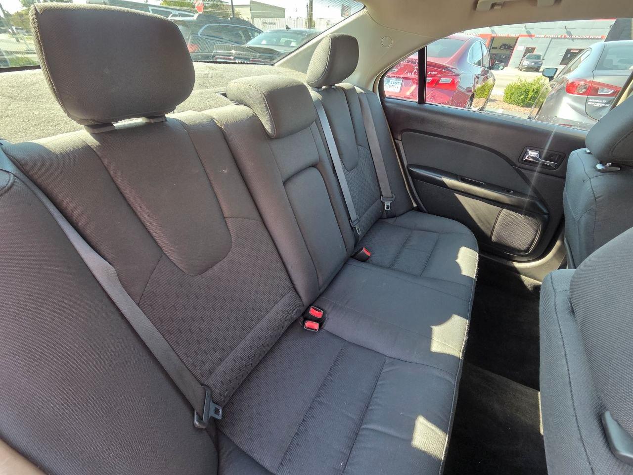 Ford Fusion I4 SE 2011