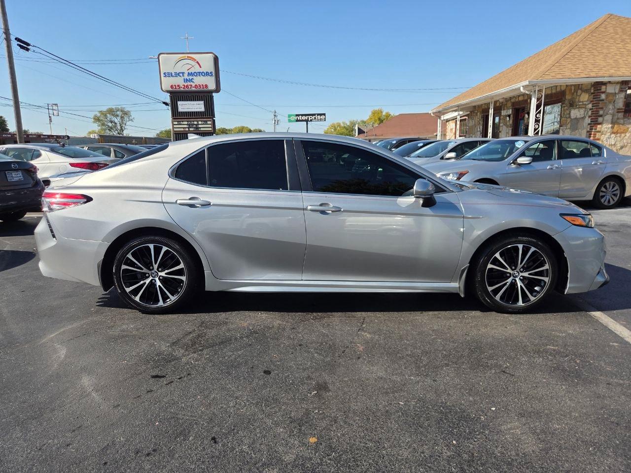 Toyota Camry SE 2018