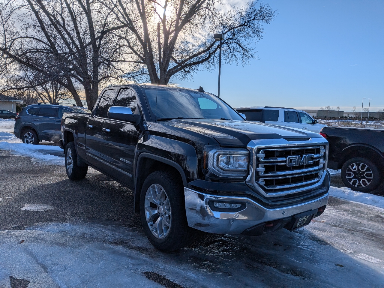2017 GMC Sierra 1500 4WD Double Cab 143.5" SLT