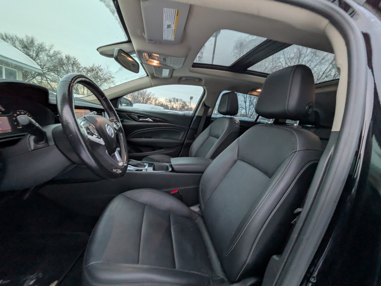 Buick Regal TourX 5dr Wgn Essence AWD 2019