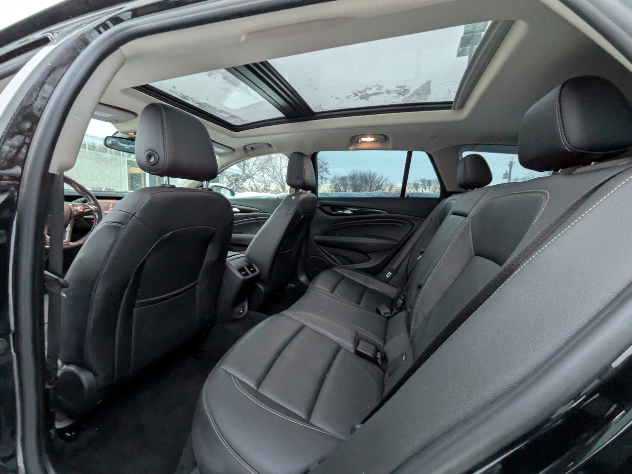 Buick Regal TourX 5dr Wgn Essence AWD 2019