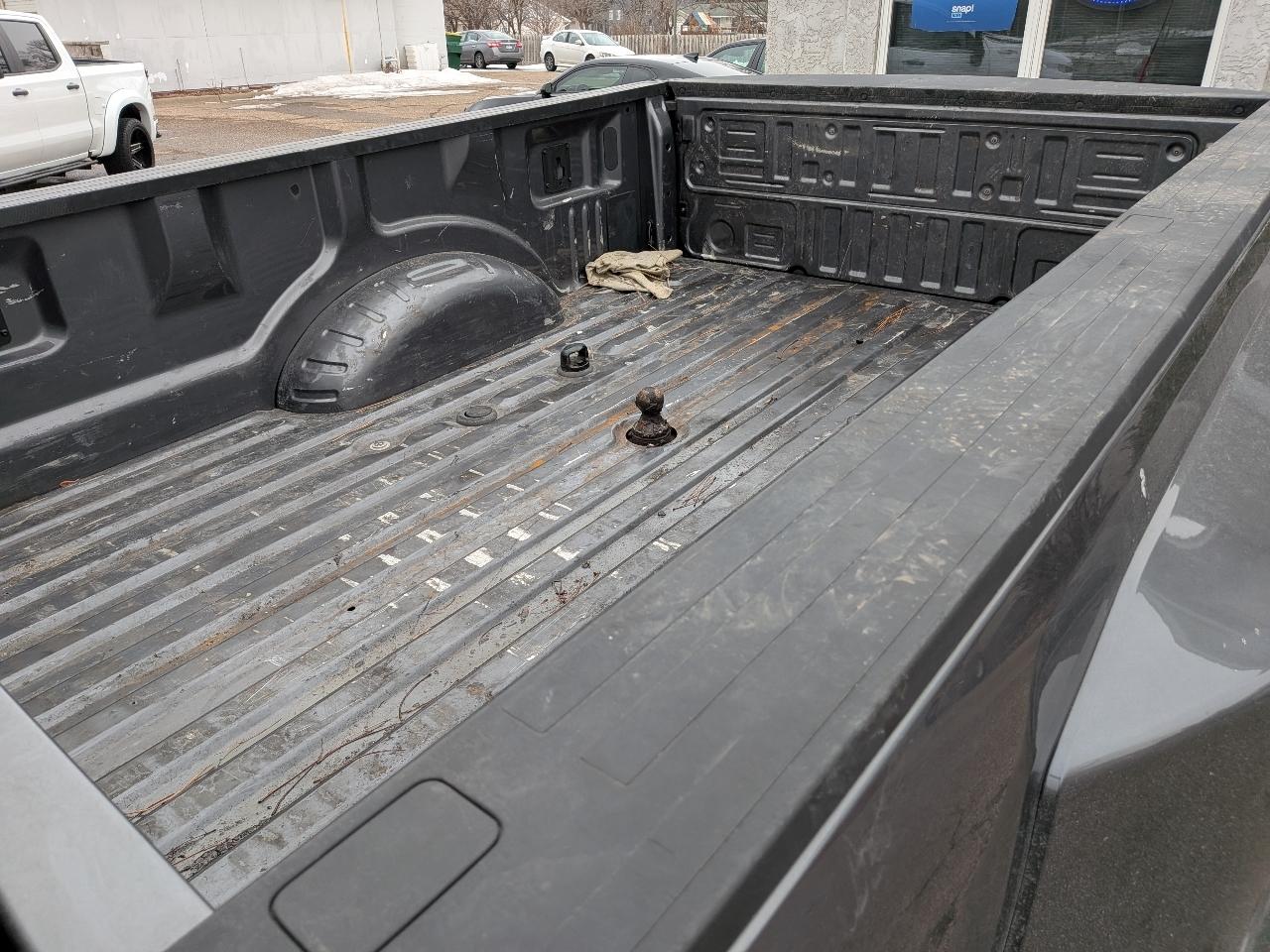 Ford Super Duty F-350 DRW XL 4WD Crew Cab 8' Box 2023