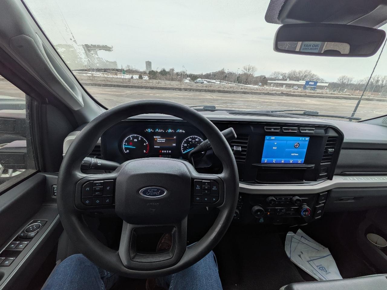 Ford Super Duty F-350 DRW XL 4WD Crew Cab 8' Box 2023