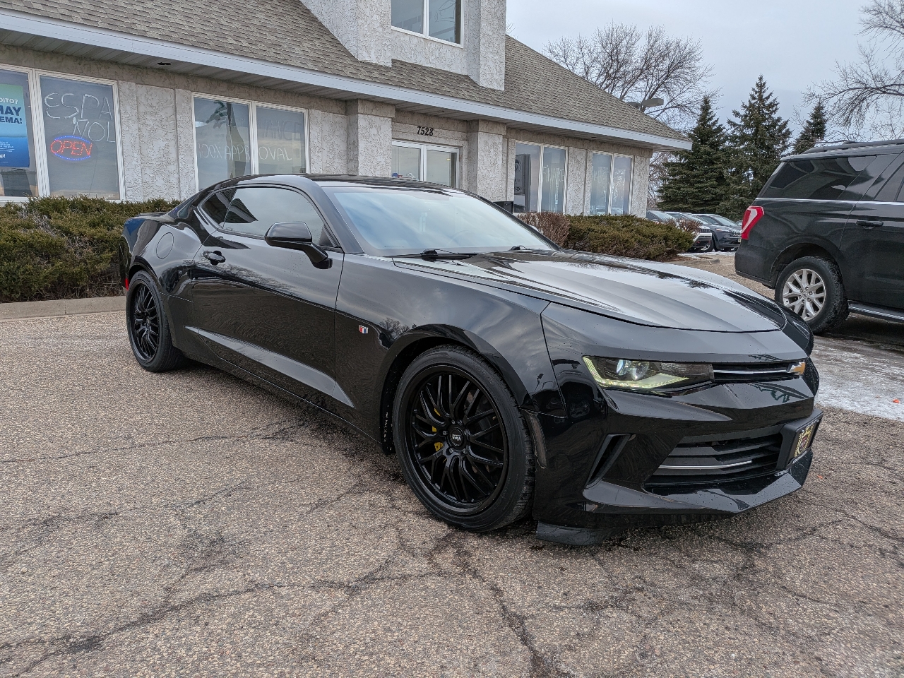 Chevrolet Camaro 2dr Cpe 2LT 2017