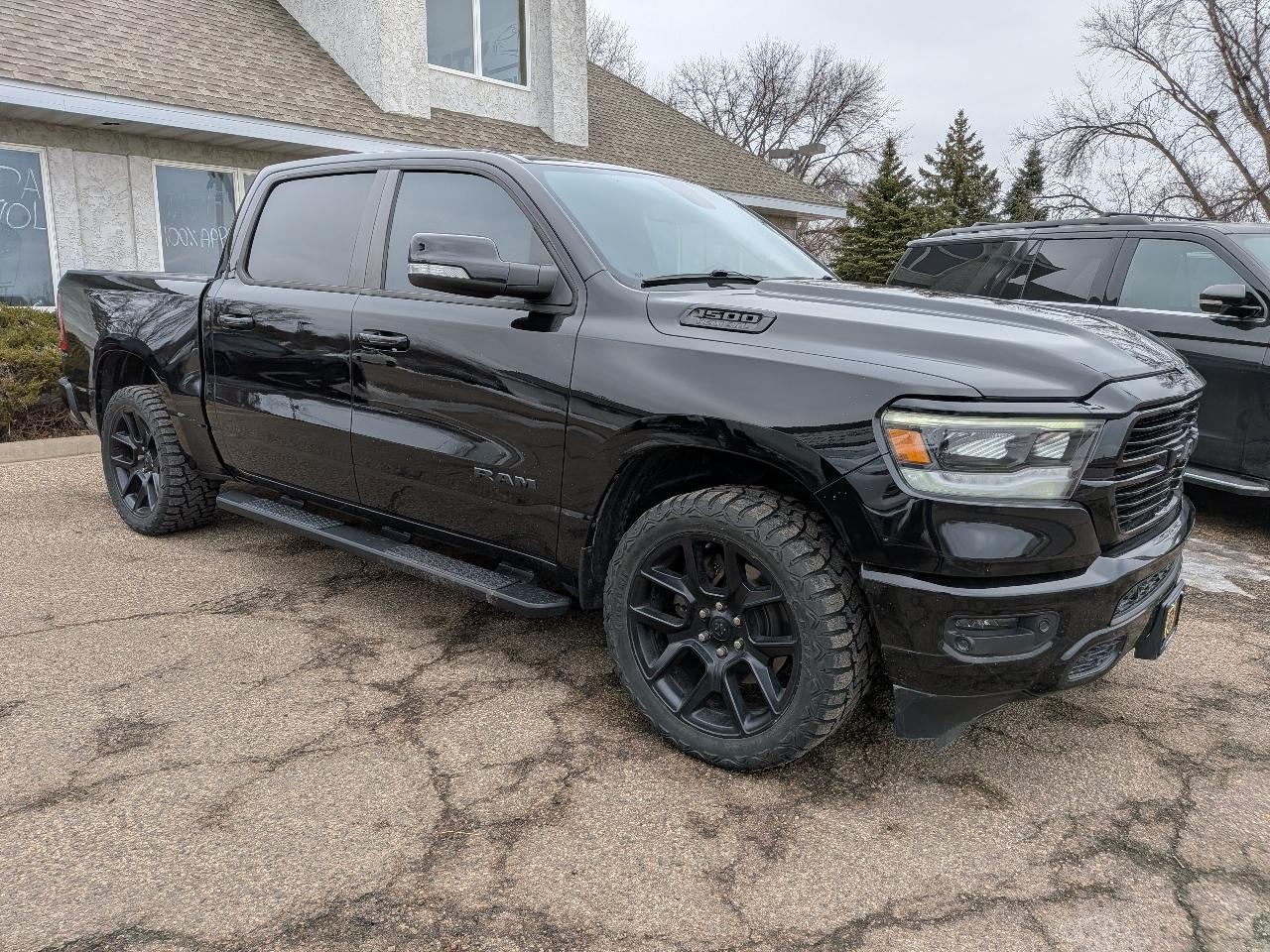 RAM 1500 Sport 4x4 Crew Cab 5'7" Box 2020