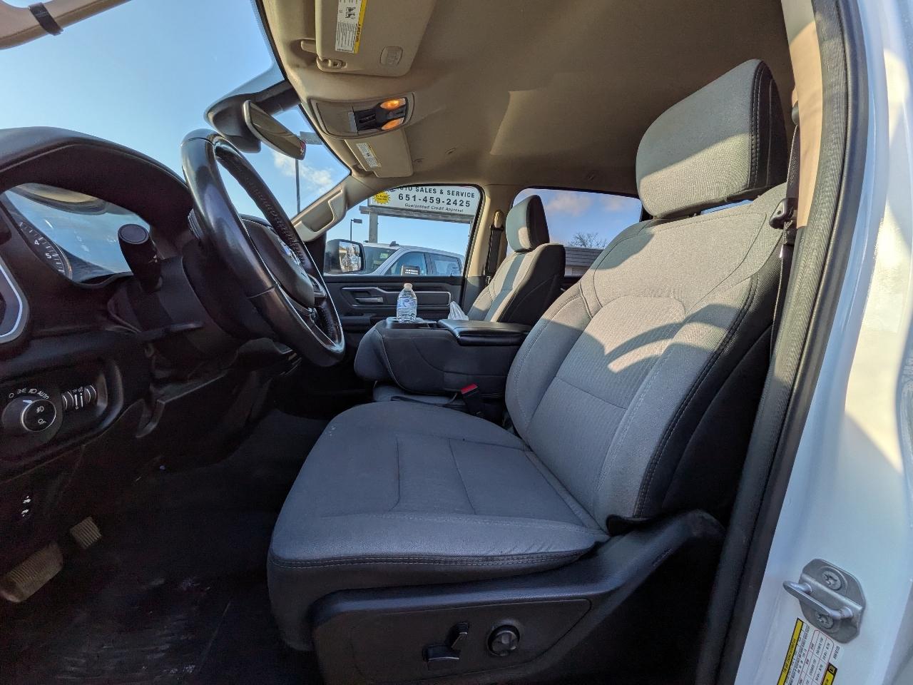 RAM 1500 Big Horn/Lone Star 4x4 Crew Cab 5'7" Box 2019