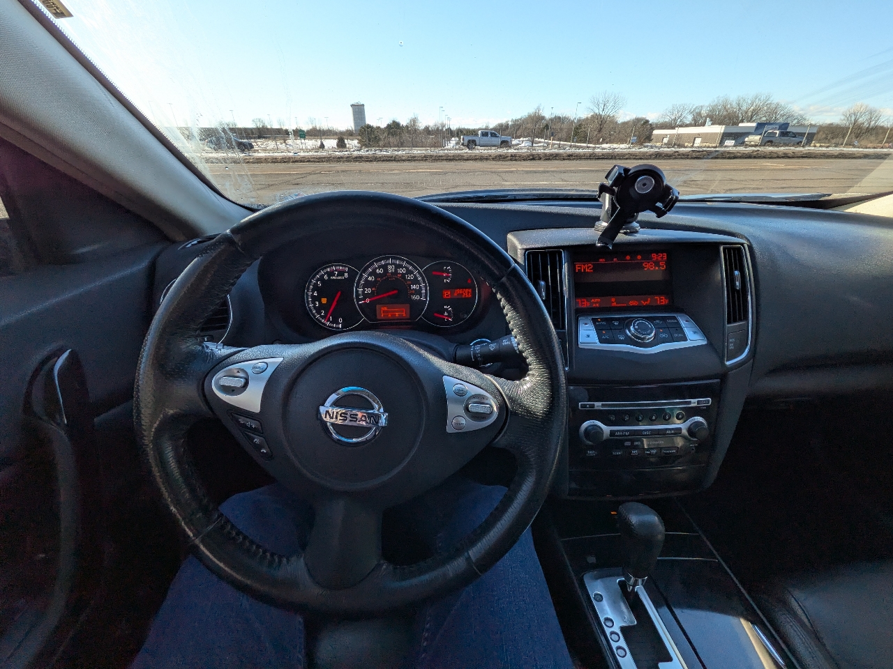 Nissan Maxima 4dr Sdn V6 CVT 3.5 SV 2010