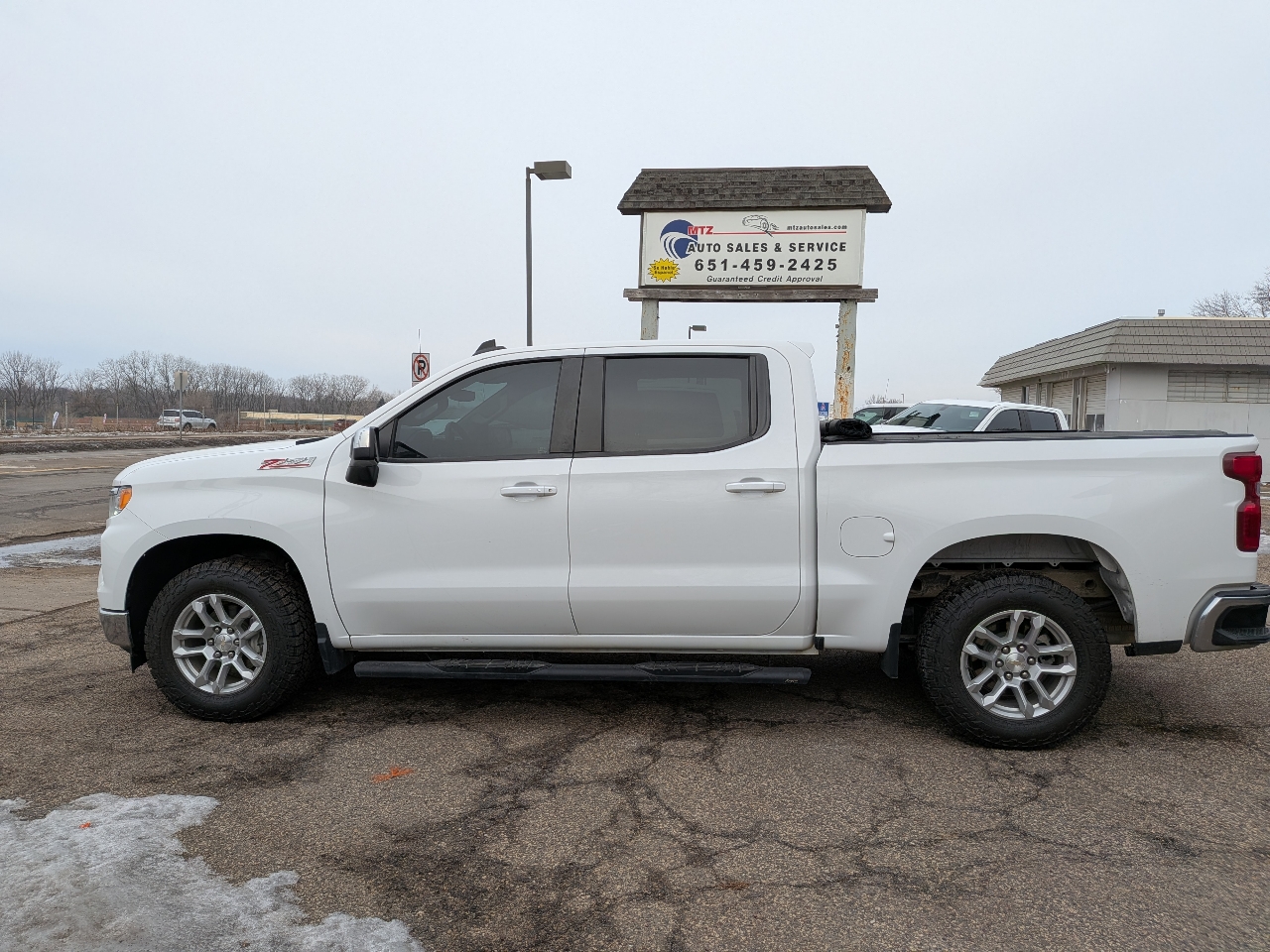 Chevrolet Silverado 1500 4WD Crew Cab 147" LT w/1LT 2023