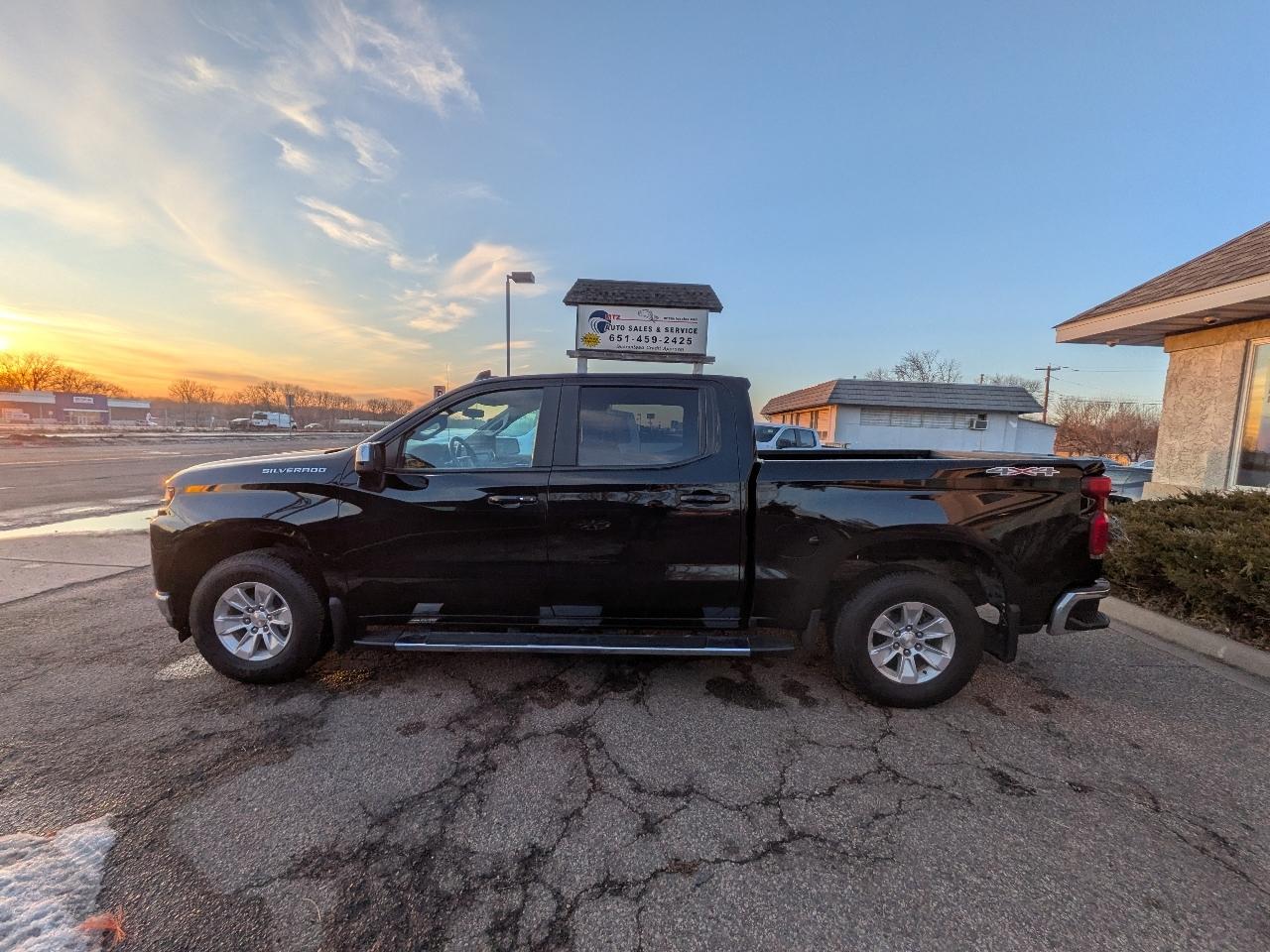 Chevrolet Silverado 1500 4WD Crew Cab 147" LT w/1LT 2021