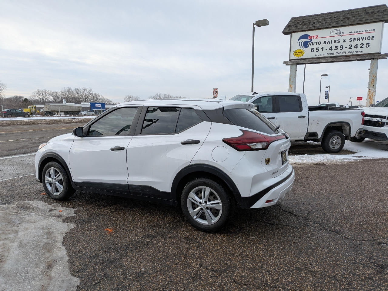 Nissan Kicks S FWD 2023