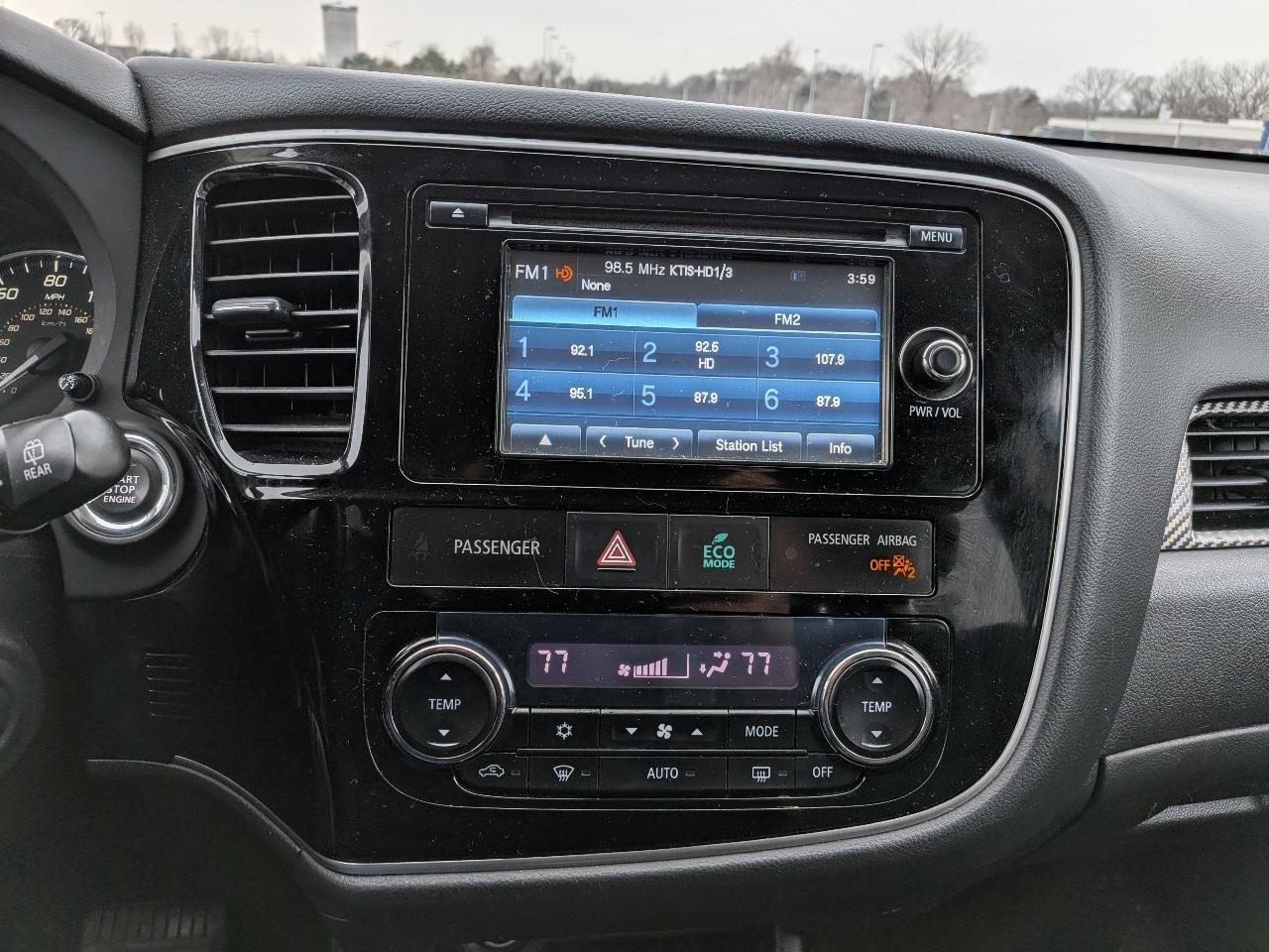 Mitsubishi Outlander 4WD 4dr SE 2014