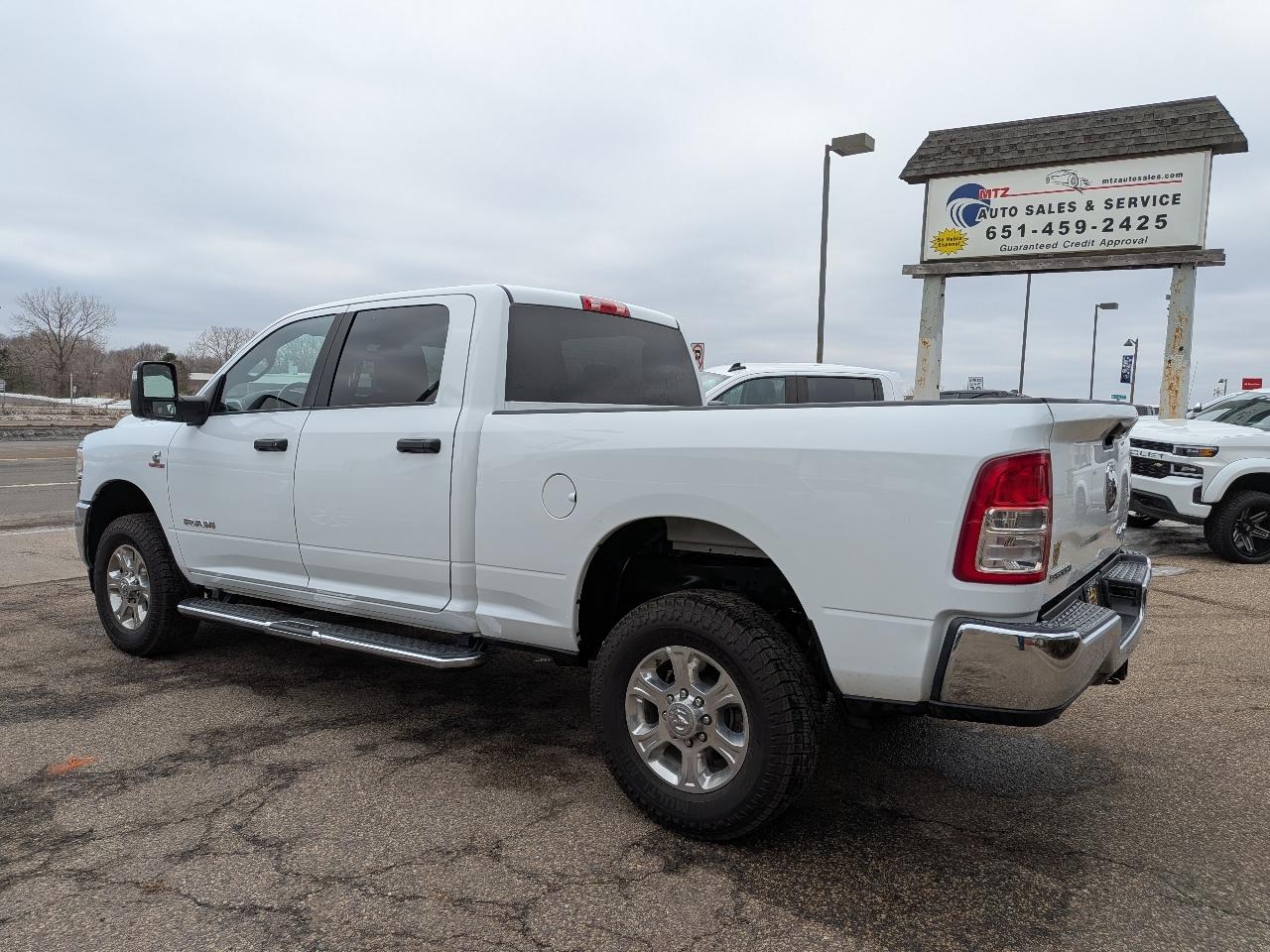 RAM 2500 Big Horn 4x4 Crew Cab 6'4" Box 2024