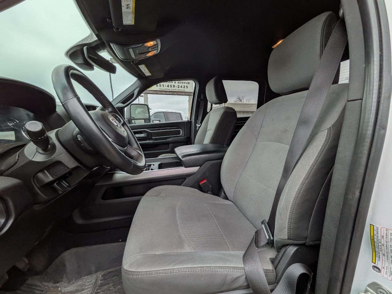 RAM 2500 Big Horn 4x4 Crew Cab 6'4" Box 2024