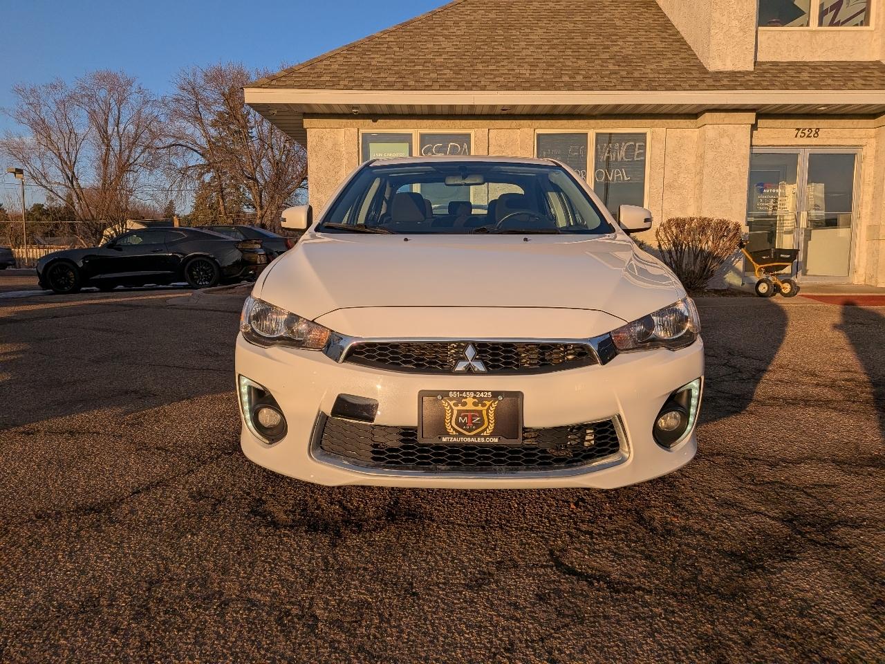 Mitsubishi Lancer ES 2.0 FWD Manual 2017