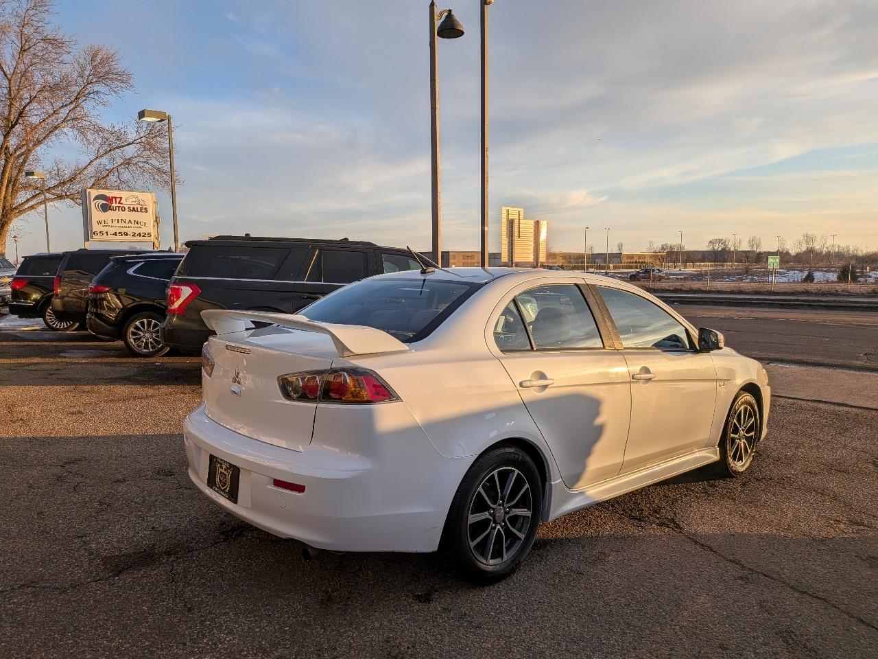 Mitsubishi Lancer ES 2.0 FWD Manual 2017