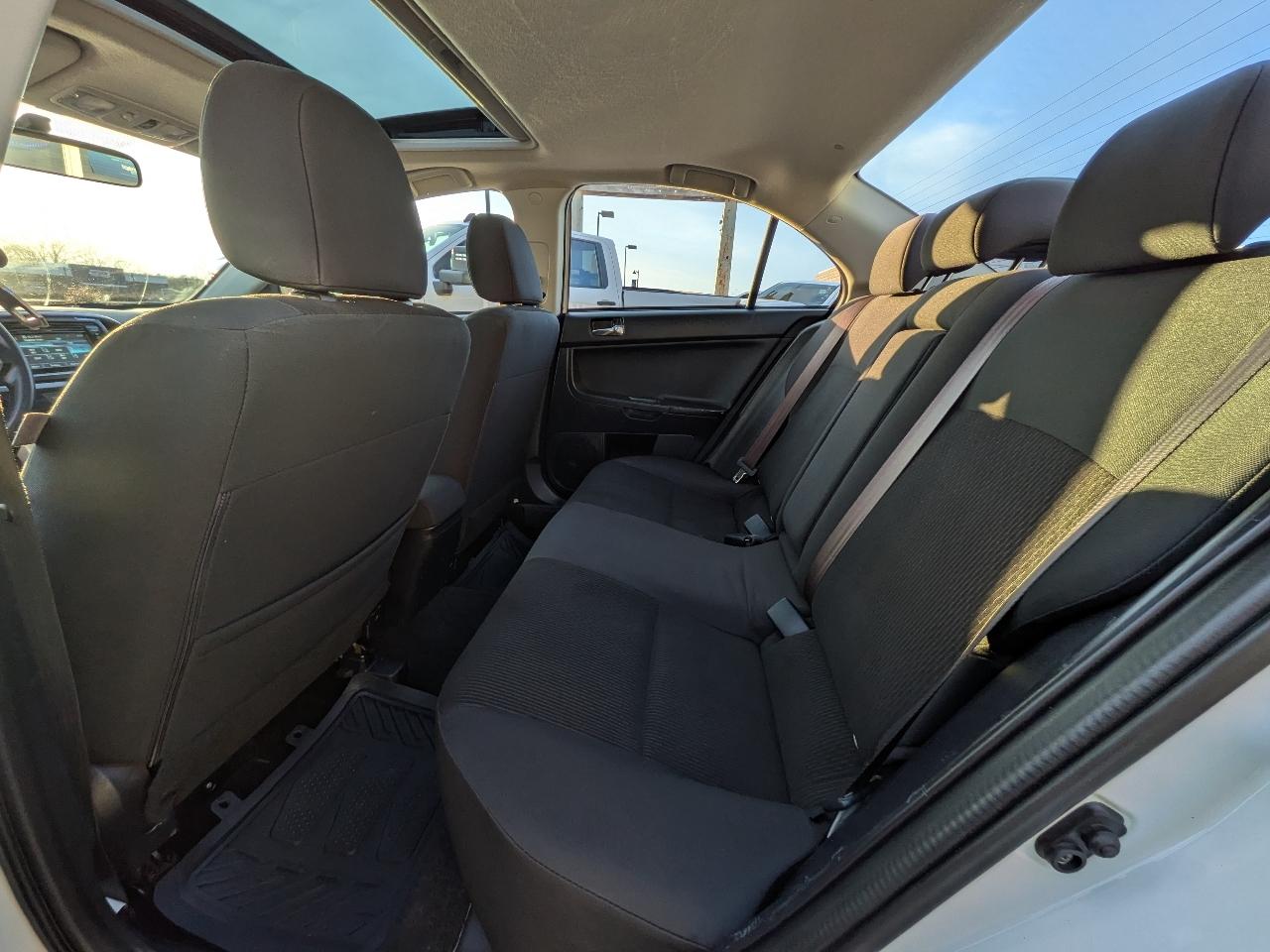 Mitsubishi Lancer ES 2.0 FWD Manual 2017