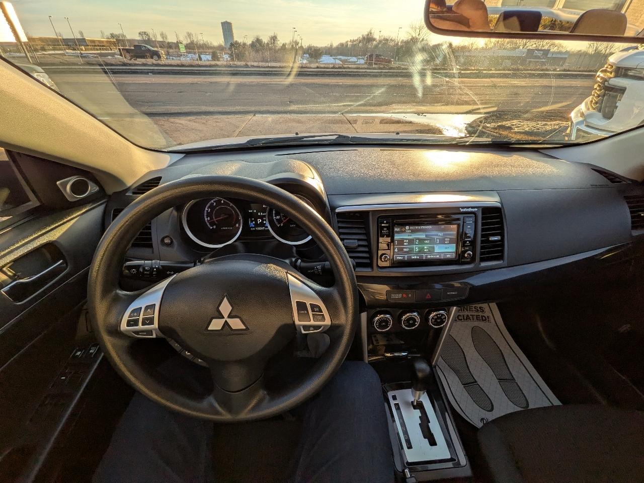 Mitsubishi Lancer ES 2.0 FWD Manual 2017