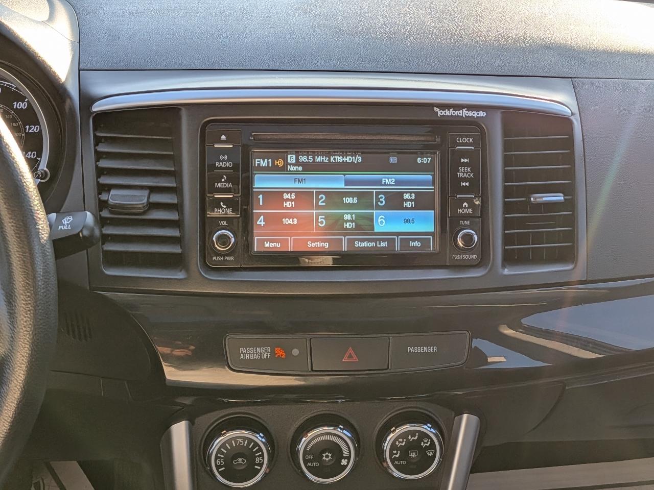 Mitsubishi Lancer ES 2.0 FWD Manual 2017