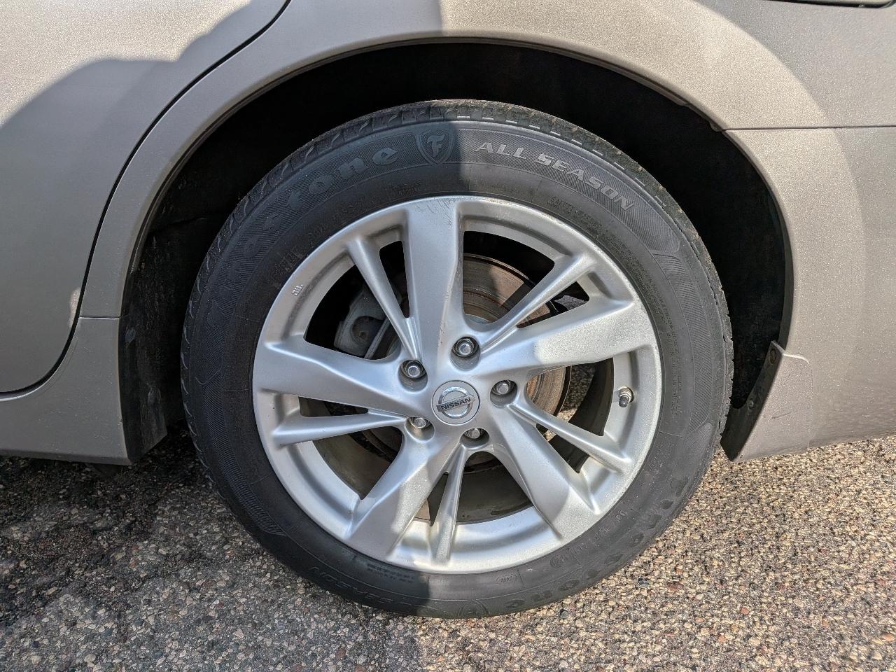 Nissan Altima 4dr Sdn I4 2.5 SL 2013