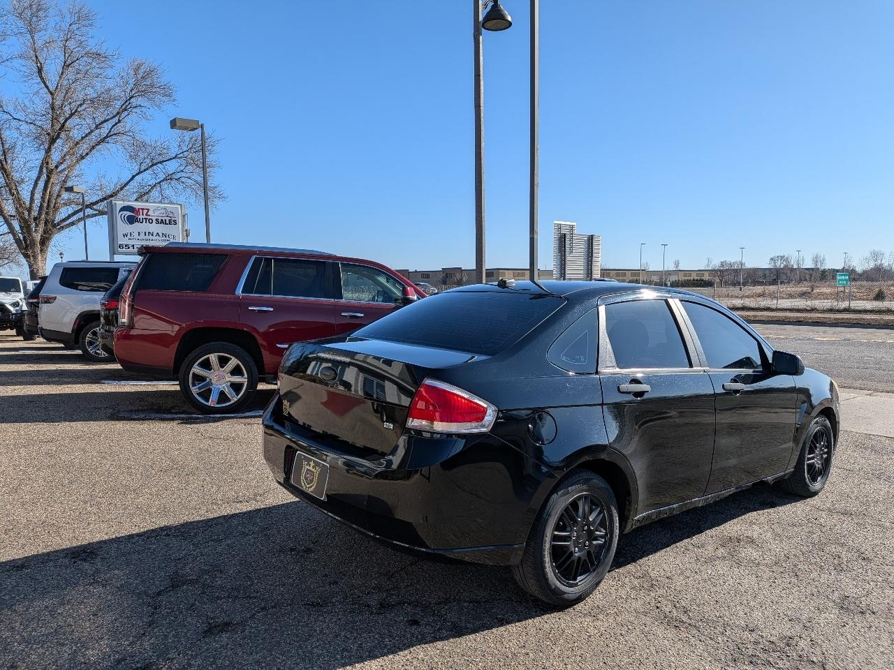 Ford Focus 4dr Sdn SE 2010