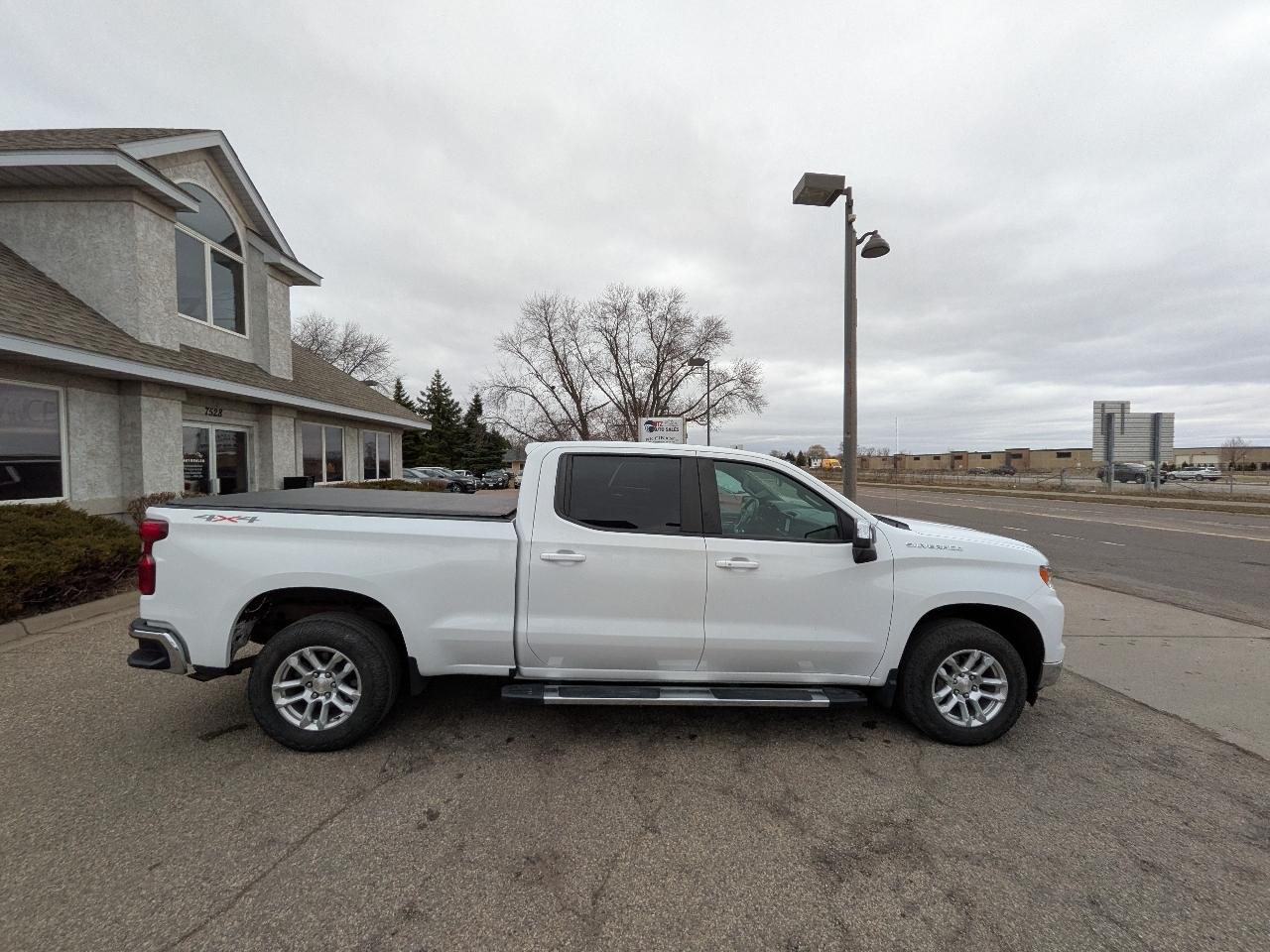 Chevrolet Silverado 1500 4WD Crew Cab 157" LT 2022
