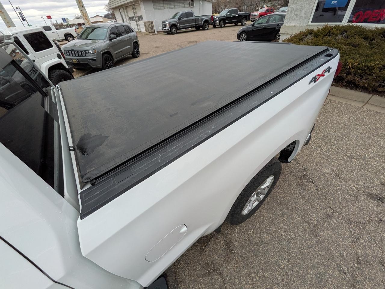 Chevrolet Silverado 1500 4WD Crew Cab 157" LT 2022