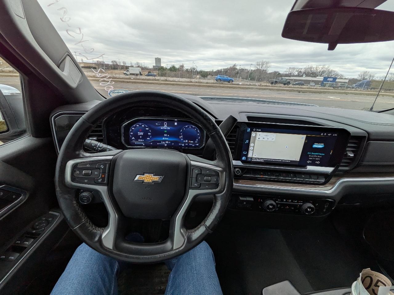 Chevrolet Silverado 1500 4WD Crew Cab 157" LT 2022