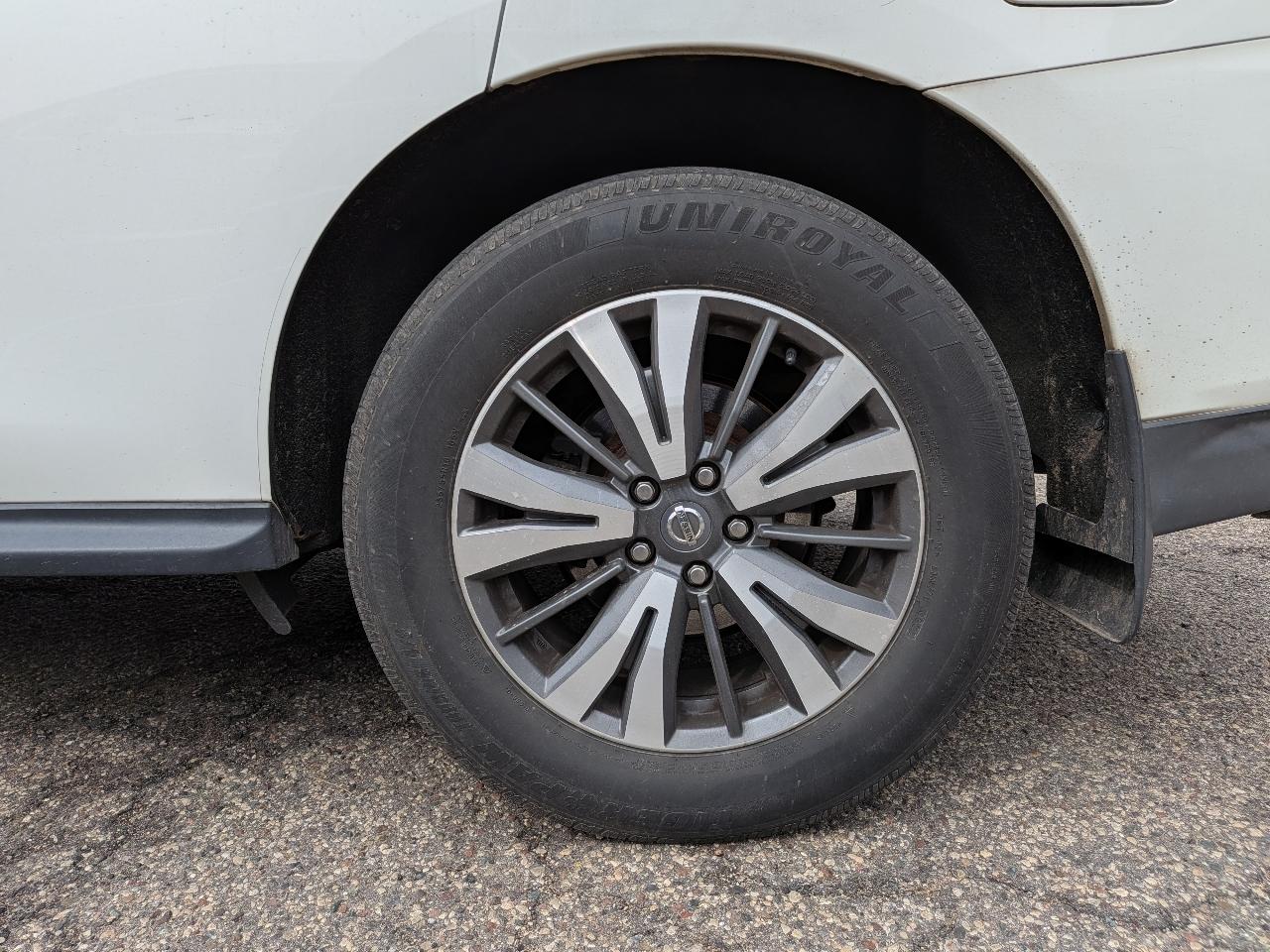 Nissan Pathfinder 4x4 SV 2020