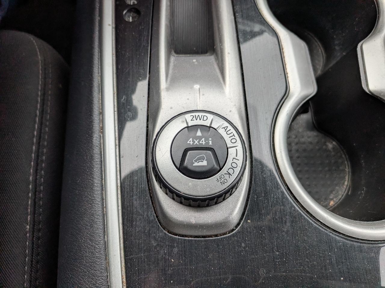 Nissan Pathfinder 4x4 SV 2020