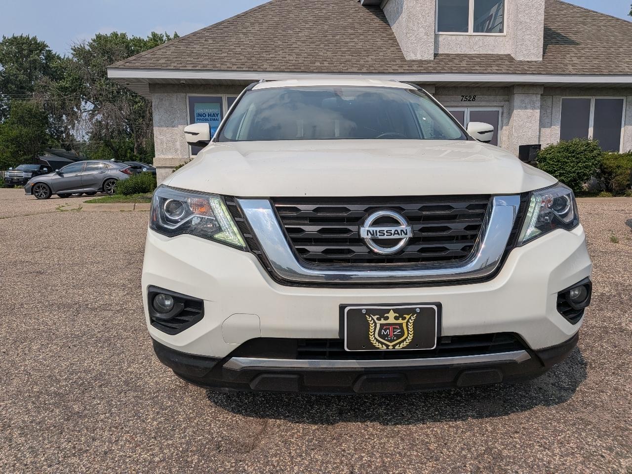 Nissan Pathfinder SV 2020