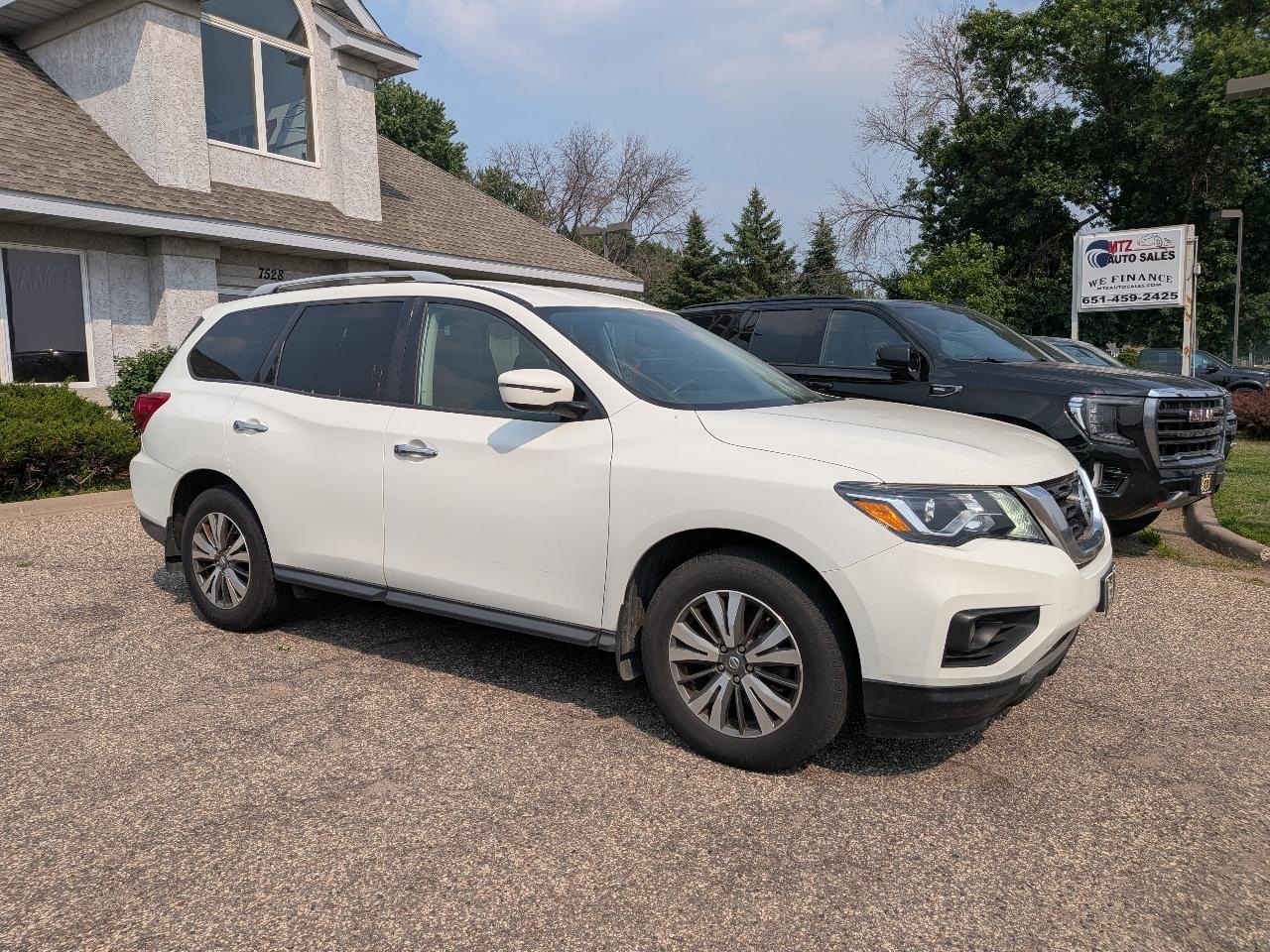 Nissan Pathfinder SV 2020