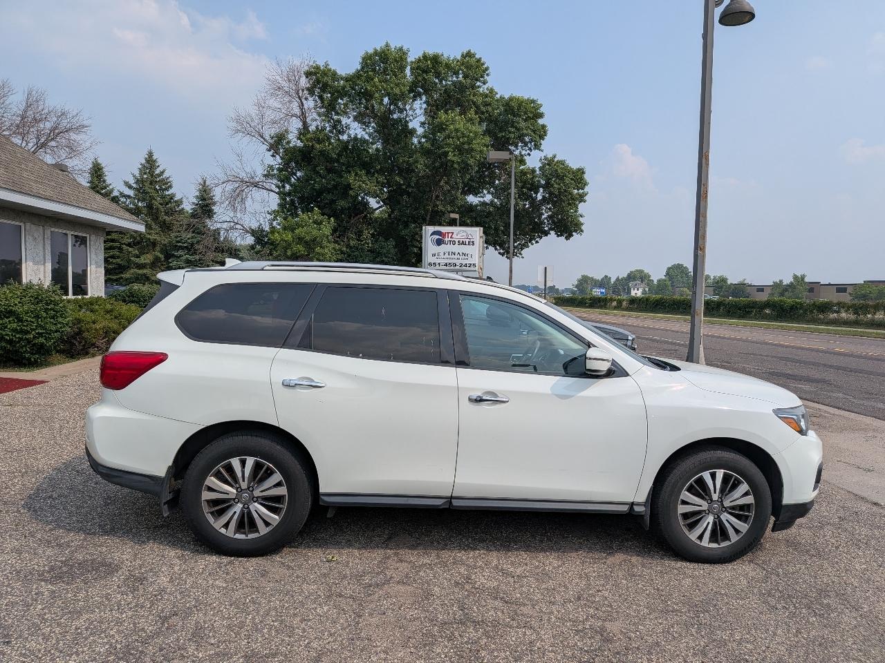 Nissan Pathfinder SV 2020